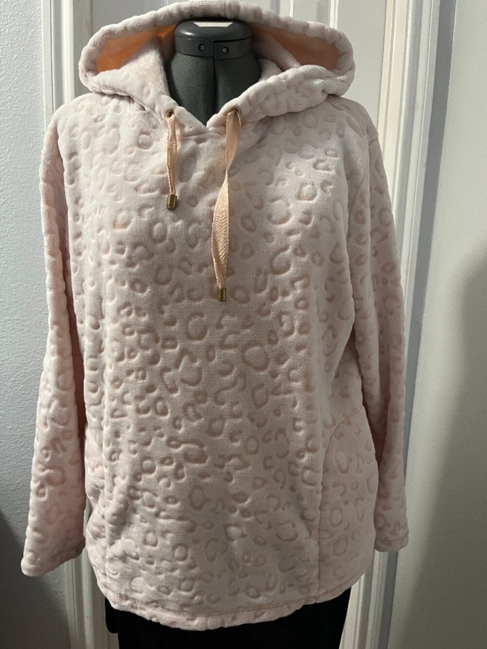 Jason Maxwell Super Soft Hoodie Pullover – Size L